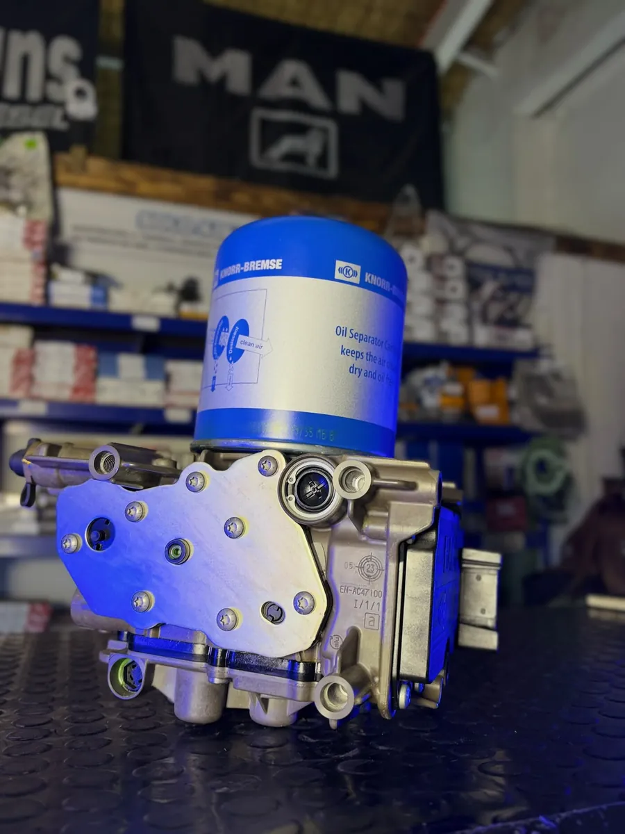 Secador de aire Knorr-Bremse con módulo EAC